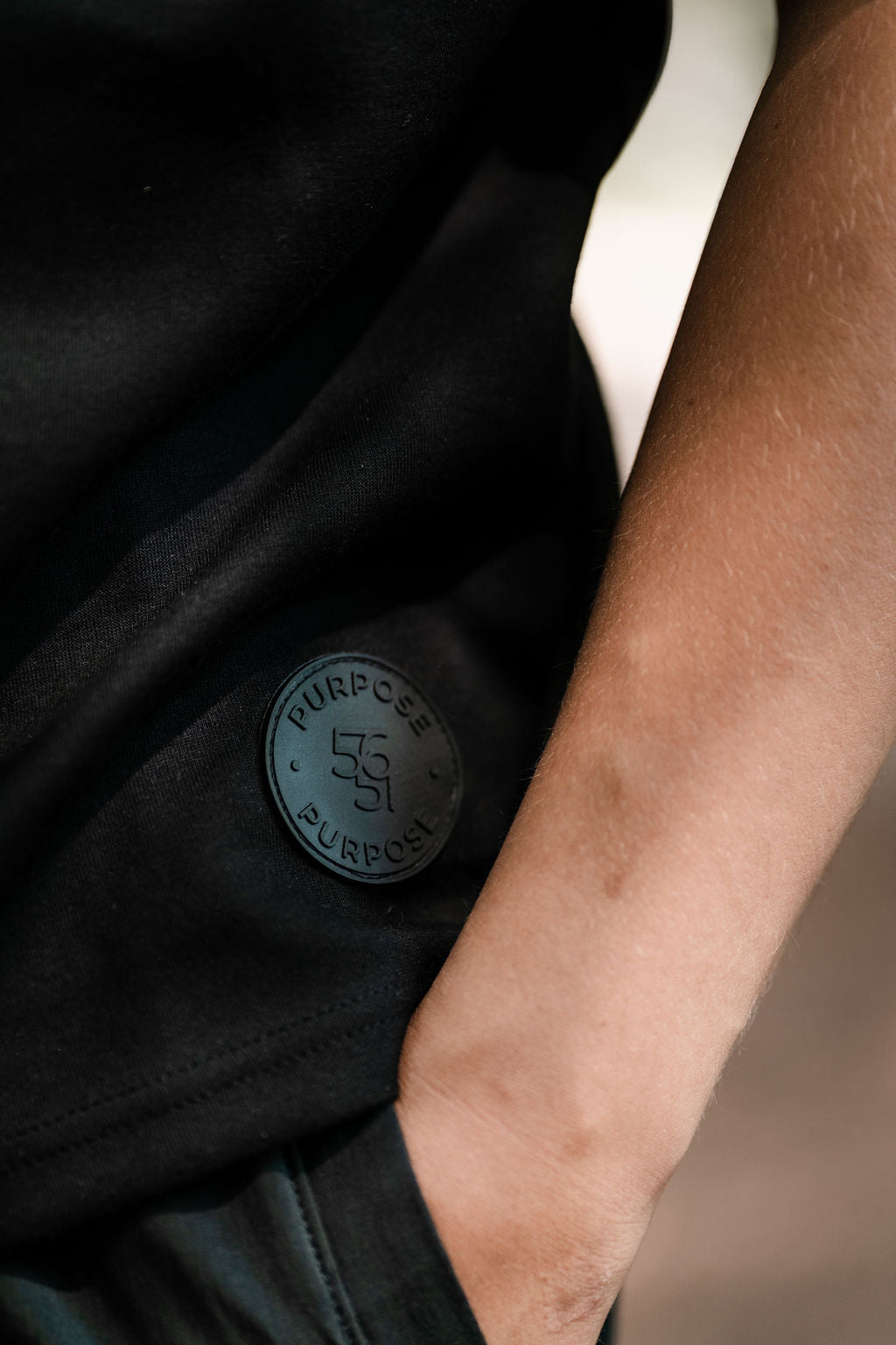 PURPOSE Basic Black - Oversized T-shirt